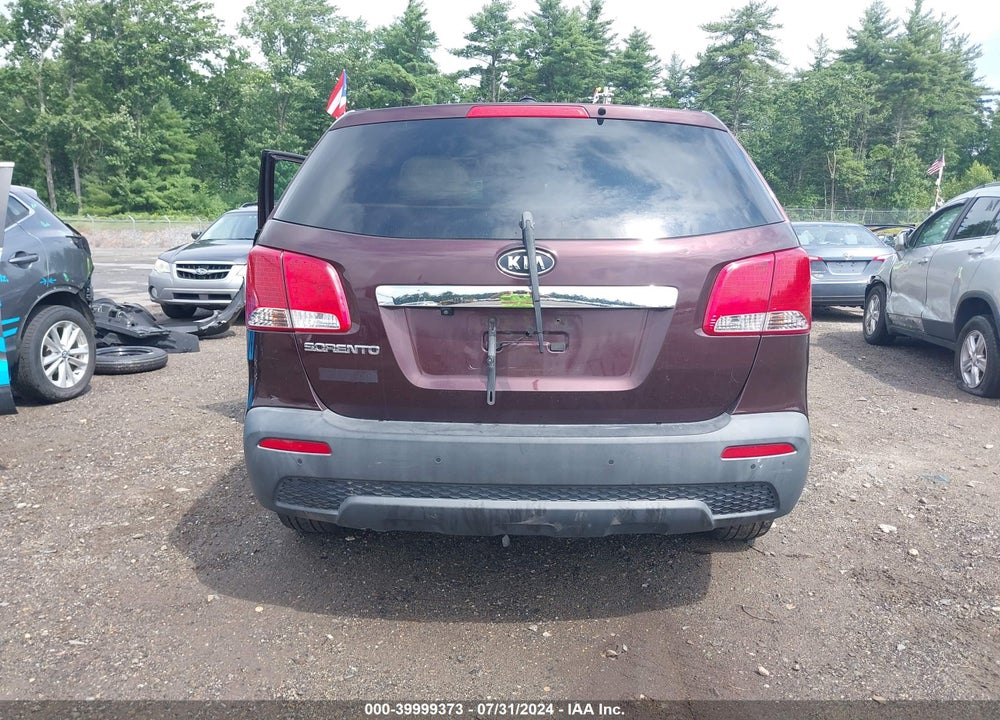 2011 KIA SORENTO LX VIN: 5XYKT4A17BG028597