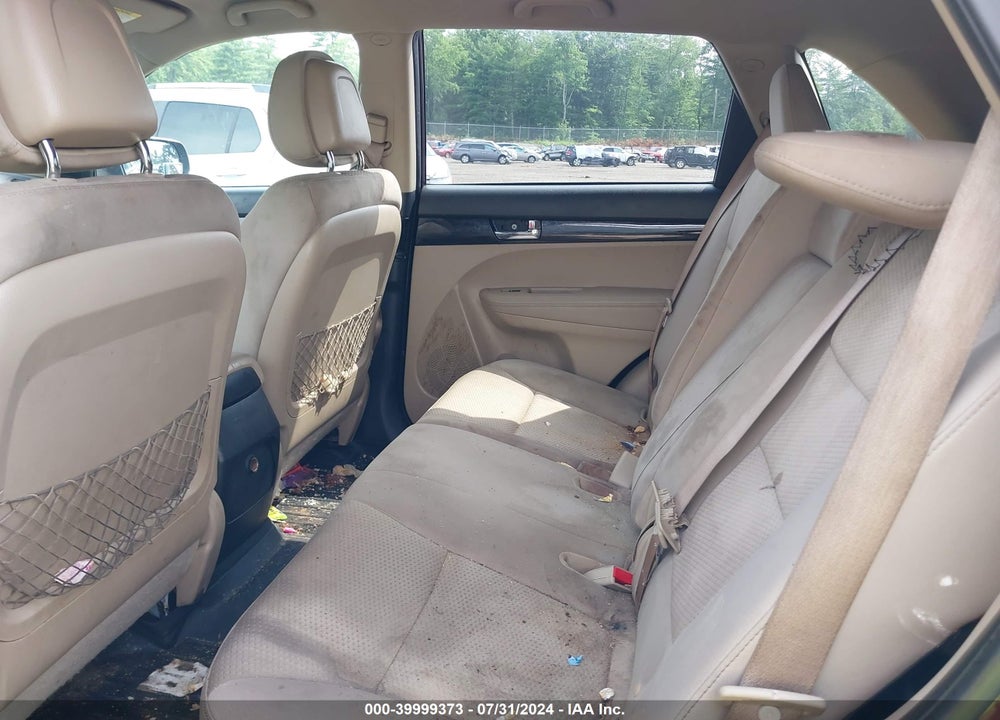 2011 KIA SORENTO LX VIN: 5XYKT4A17BG028597