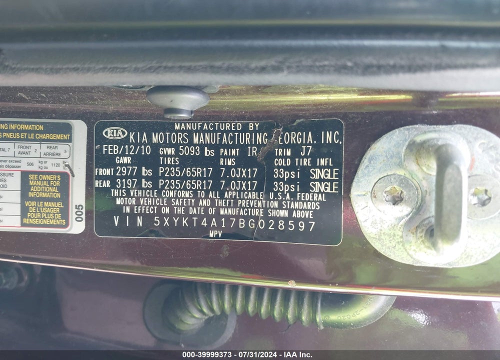 2011 KIA SORENTO LX VIN: 5XYKT4A17BG028597