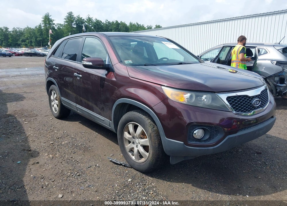 2011 KIA SORENTO LX VIN: 5XYKT4A17BG028597