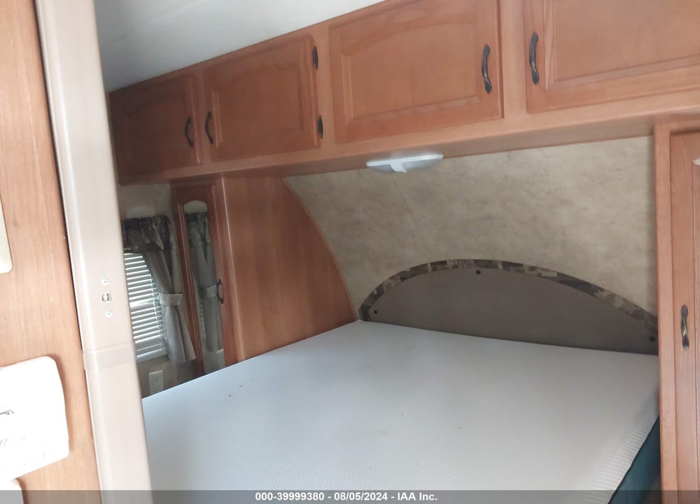 2010 KEYSTONE HORNET 31 RBDS VIN: 4YDT31R24A7204420