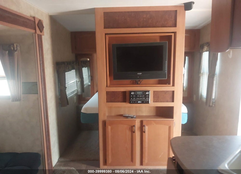 2010 KEYSTONE HORNET 31 RBDS VIN: 4YDT31R24A7204420