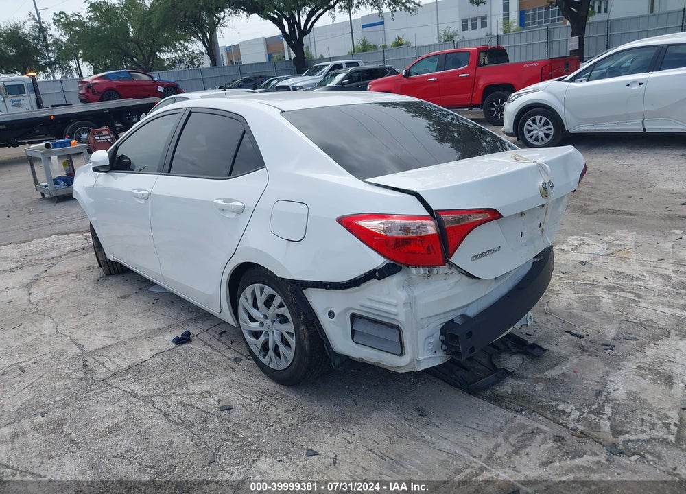 2018 TOYOTA COROLLA LE VIN: 5YFBURHEXJP804489