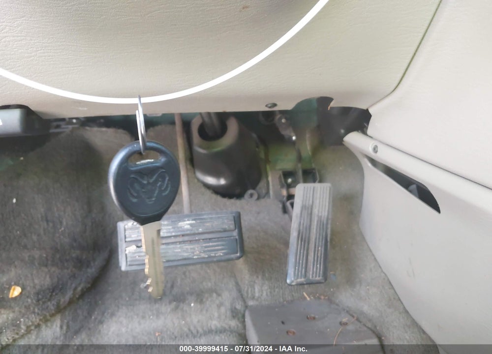 2002 DODGE CARAVAN VIN: 1B4GP25332B694180