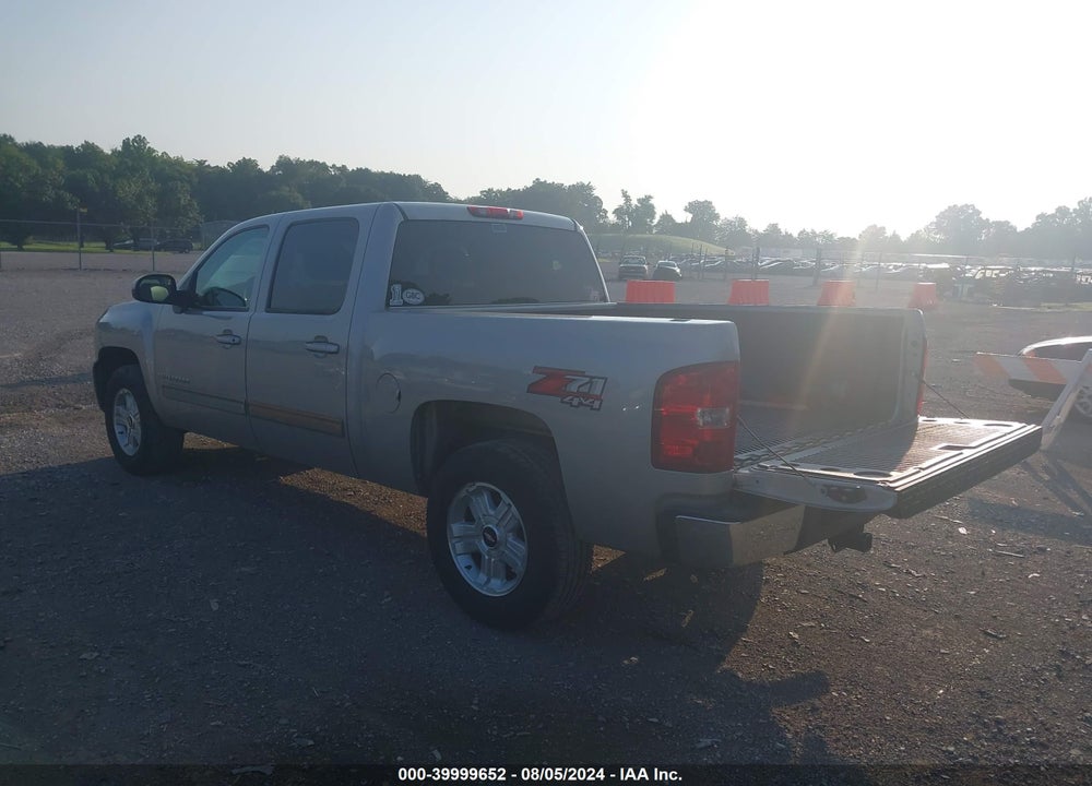 2009 CHEVROLET SILVERADO 1500 LT VIN: 3GCEK233X9G252445
