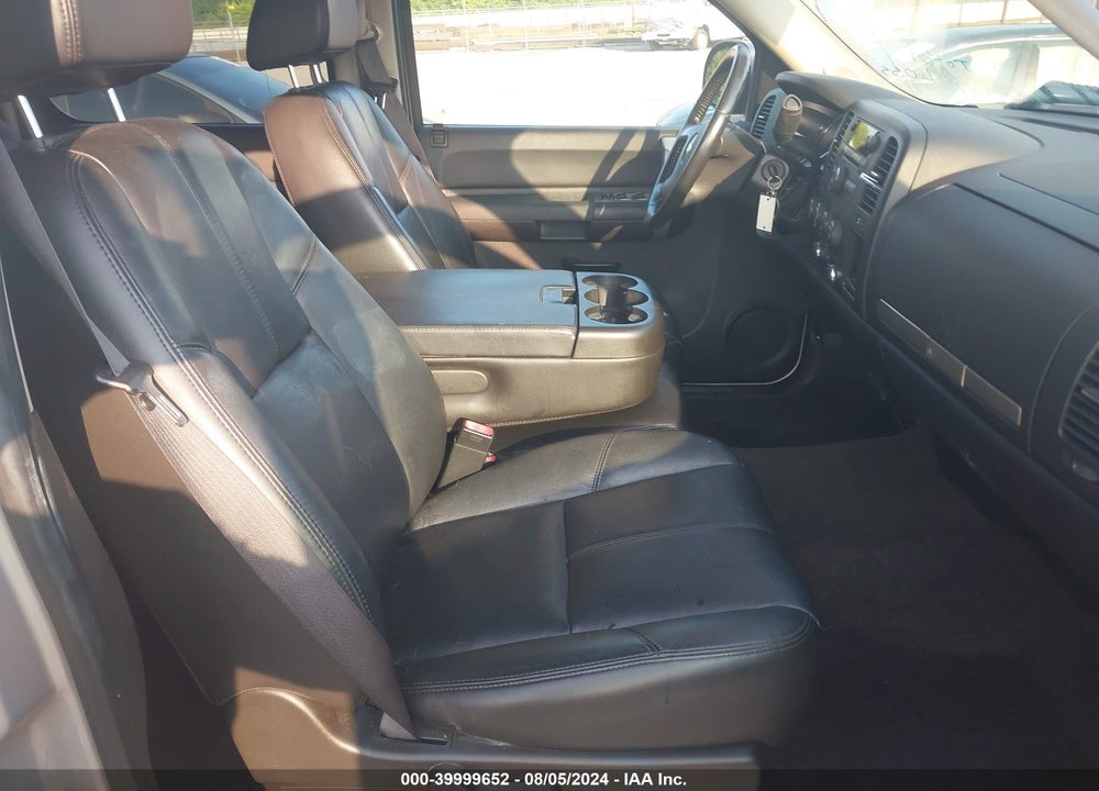 2009 CHEVROLET SILVERADO 1500 LT VIN: 3GCEK233X9G252445
