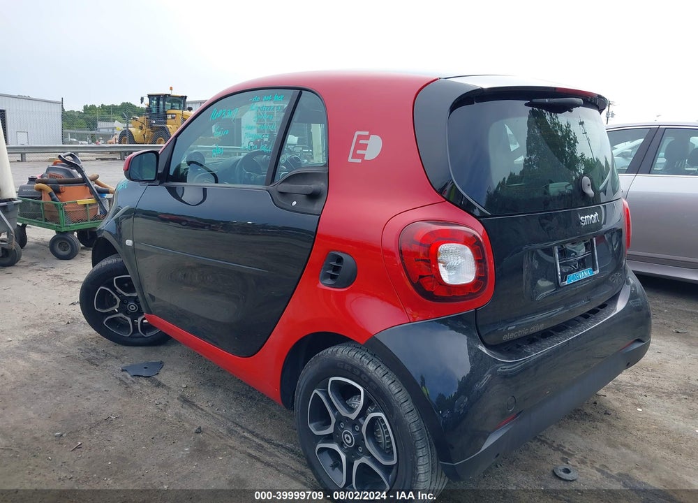 2018 SMART FORTWO ELECTRIC DRIVE PASSION/PRIME/PURE VIN: WMEFJ9BA0JK261976