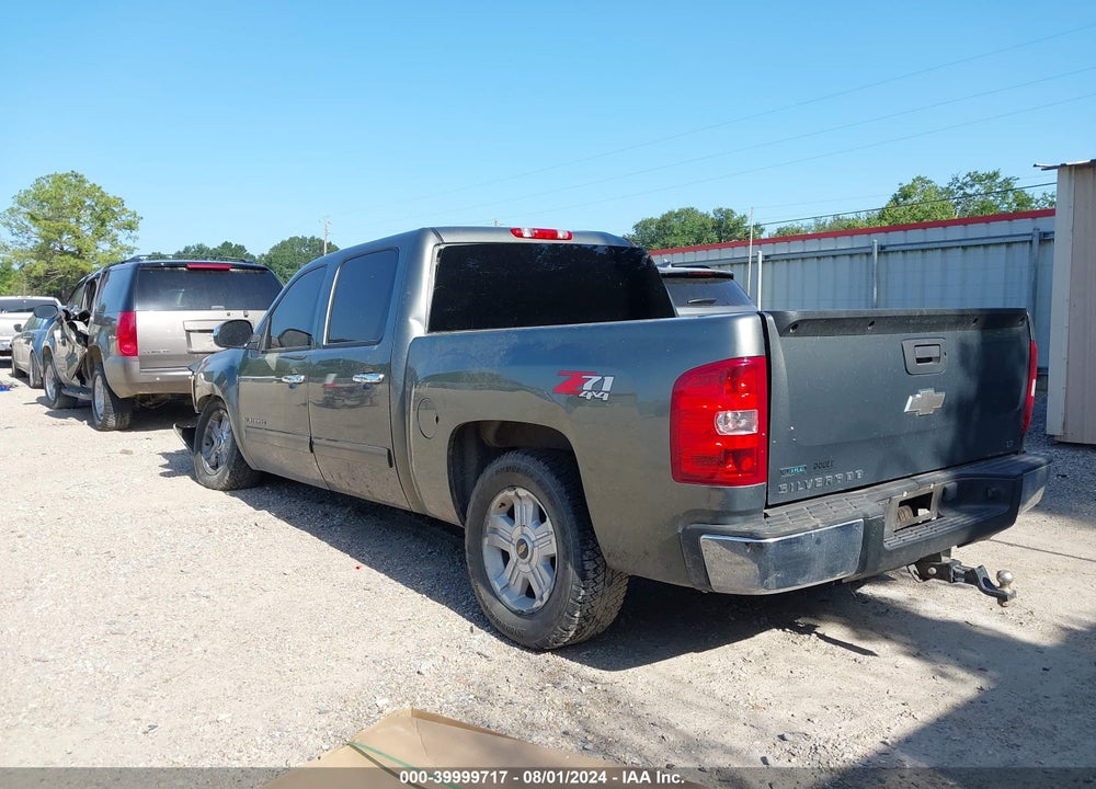 2011 CHEVROLET SILVERADO 1500 LT VIN: 3GCPKSE38BG296777