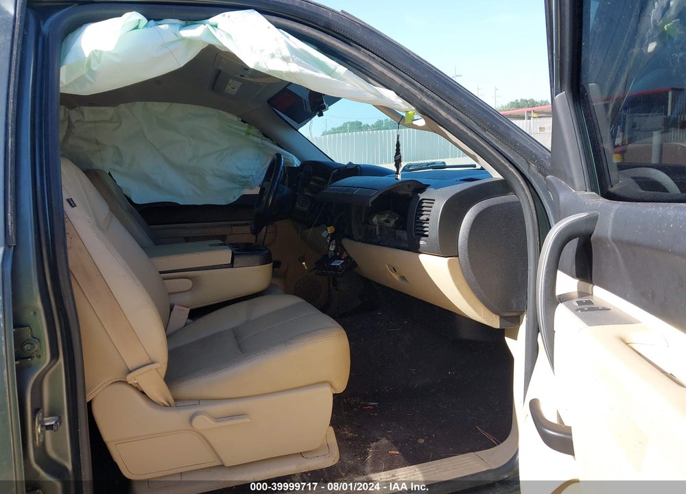 2011 CHEVROLET SILVERADO 1500 LT VIN: 3GCPKSE38BG296777