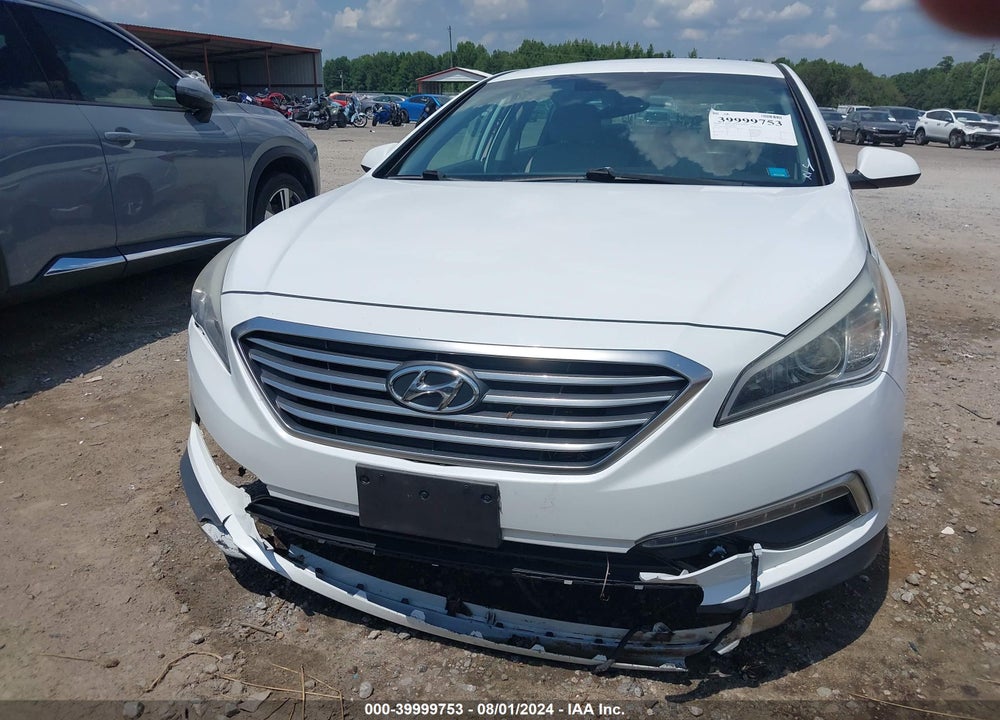 2015 HYUNDAI SONATA SE VIN: 5NPE24AF0FH212953