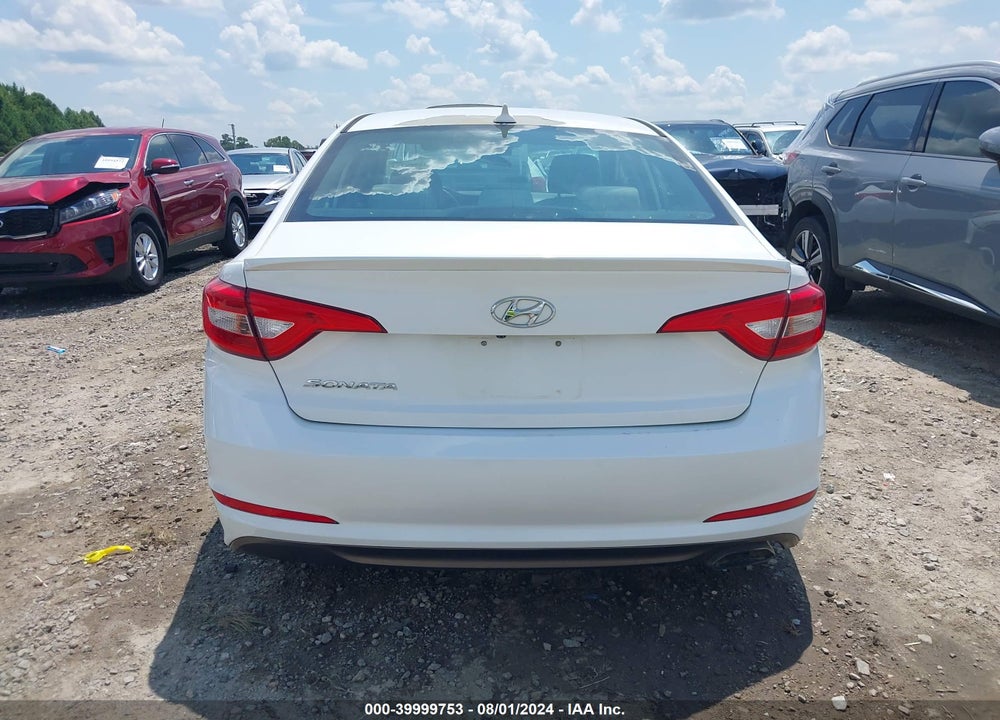 2015 HYUNDAI SONATA SE VIN: 5NPE24AF0FH212953