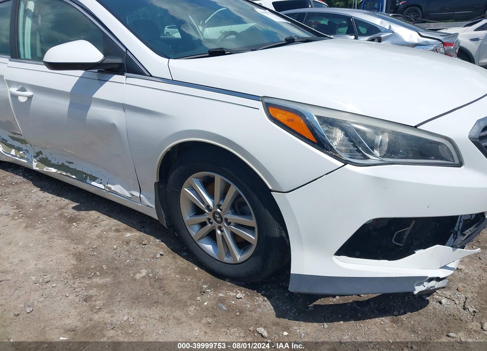 2015 HYUNDAI SONATA SE VIN: 5NPE24AF0FH212953