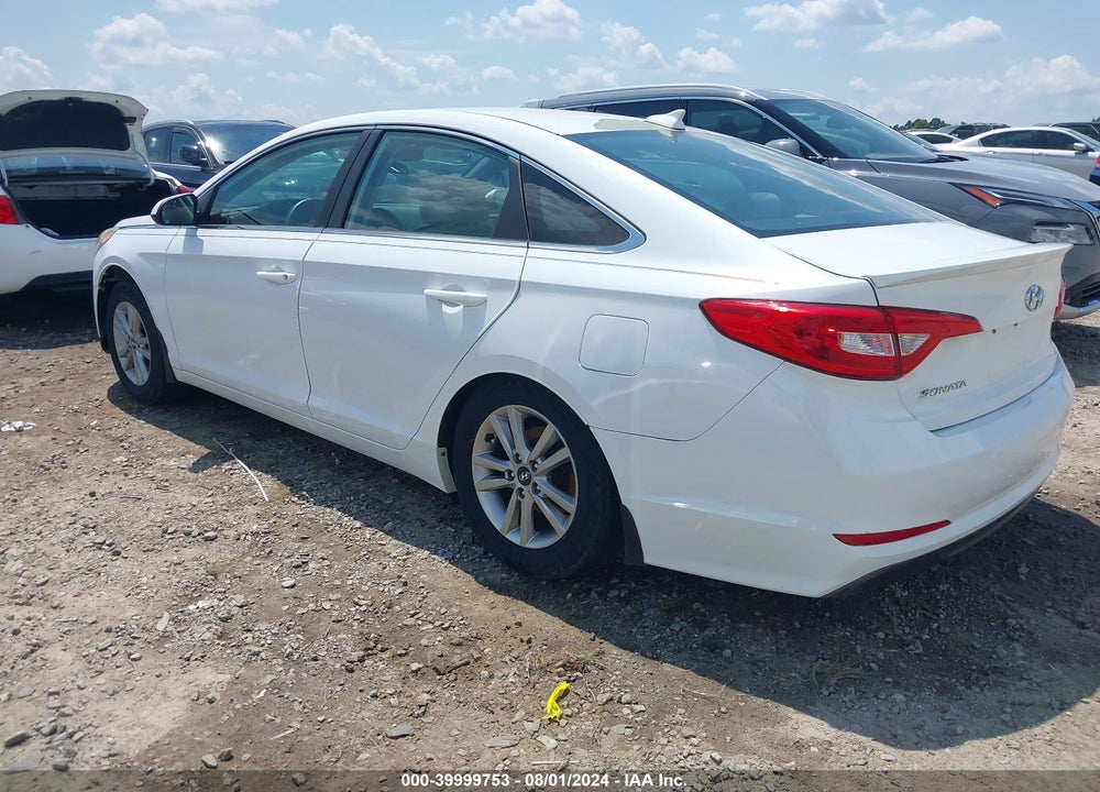 2015 HYUNDAI SONATA SE VIN: 5NPE24AF0FH212953