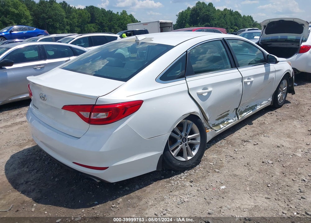 2015 HYUNDAI SONATA SE VIN: 5NPE24AF0FH212953
