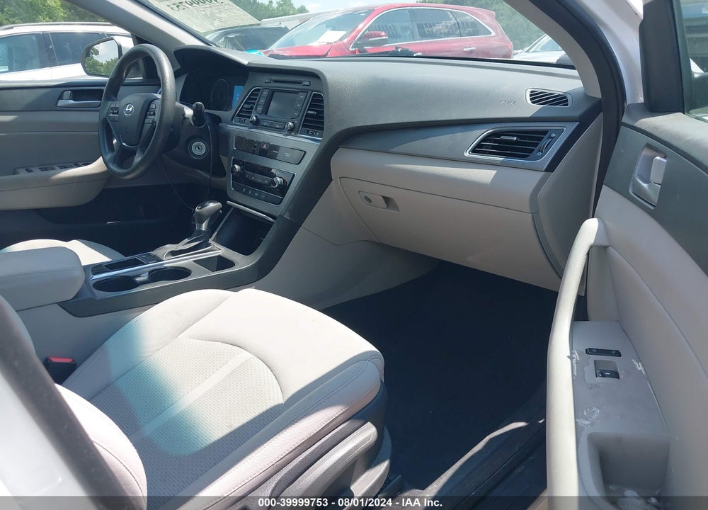 2015 HYUNDAI SONATA SE VIN: 5NPE24AF0FH212953