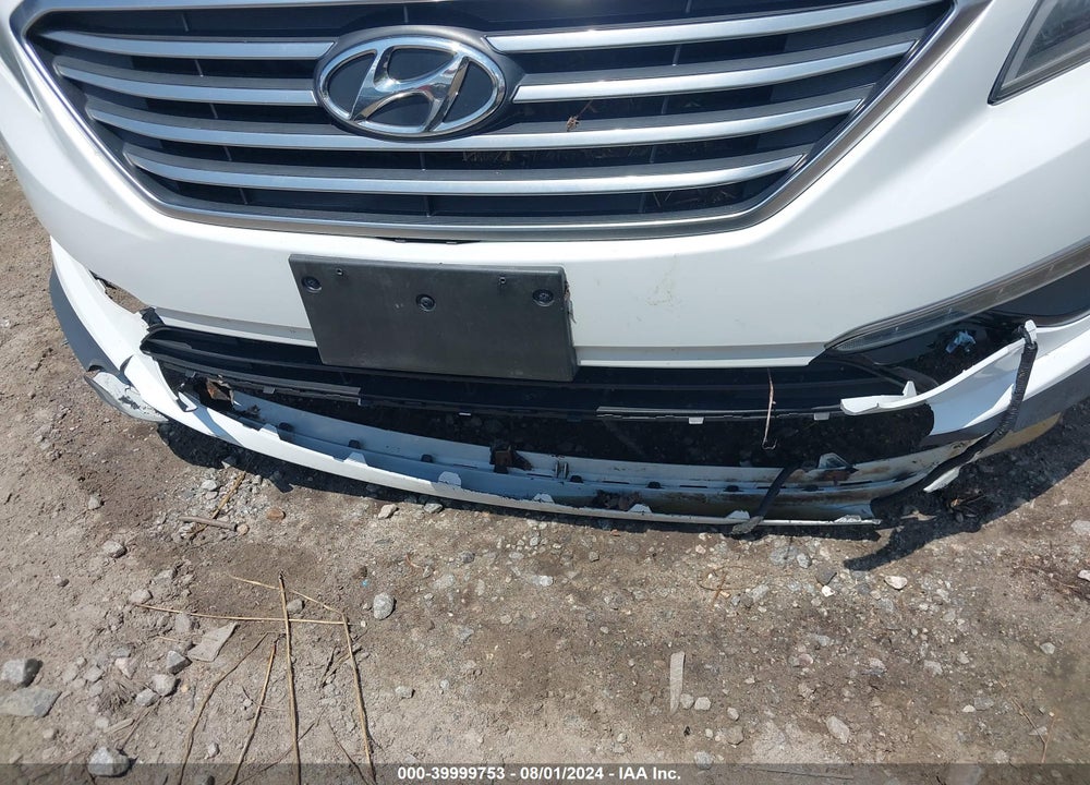 2015 HYUNDAI SONATA SE VIN: 5NPE24AF0FH212953