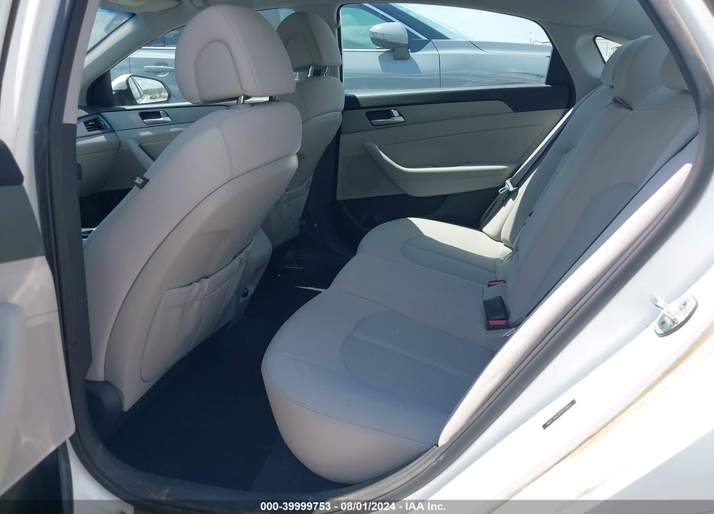 2015 HYUNDAI SONATA SE VIN: 5NPE24AF0FH212953
