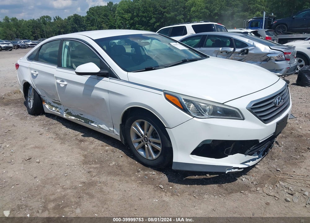 2015 HYUNDAI SONATA SE VIN: 5NPE24AF0FH212953