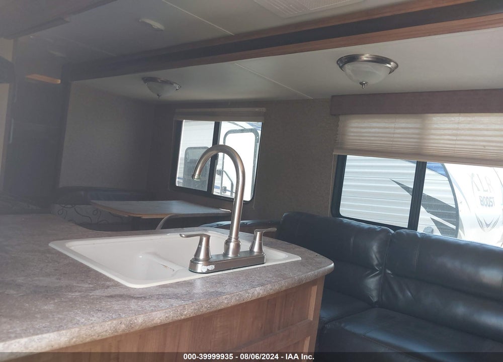 2018 GULFSTREAM KINGSPORT VIN: 1NL1G3026J1129885