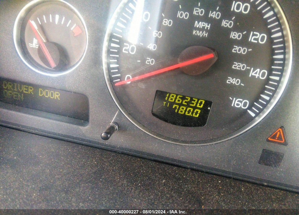2005 VOLVO XC70 2.5T AWD VIN: YV1SZ592751173882
