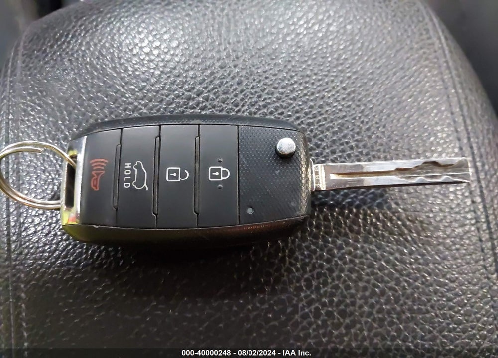 2014 KIA SORENTO LX VIN: 5XYKTCA60EG458112