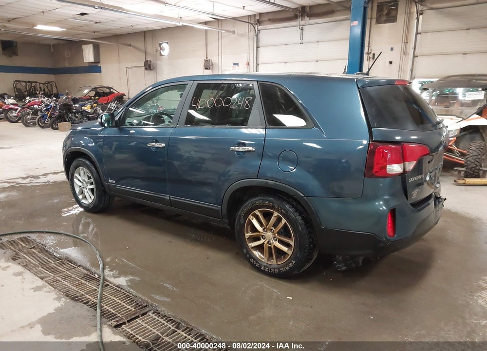 2014 KIA SORENTO LX VIN: 5XYKTCA60EG458112