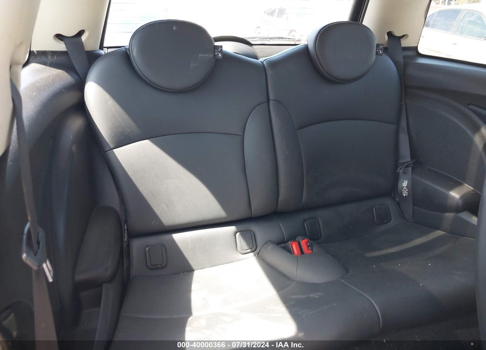 2011 MINI COOPER S VIN: WMWSV3C56BTY14140