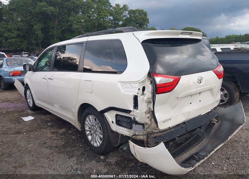 2015 TOYOTA SIENNA XLE 8 PASSENGER VIN: 5TDYK3DC2FS634953
