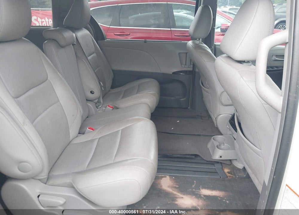 2015 TOYOTA SIENNA XLE 8 PASSENGER VIN: 5TDYK3DC2FS634953