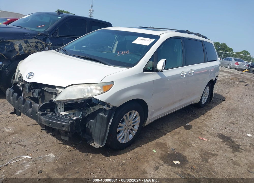 2015 TOYOTA SIENNA XLE 8 PASSENGER VIN: 5TDYK3DC2FS634953