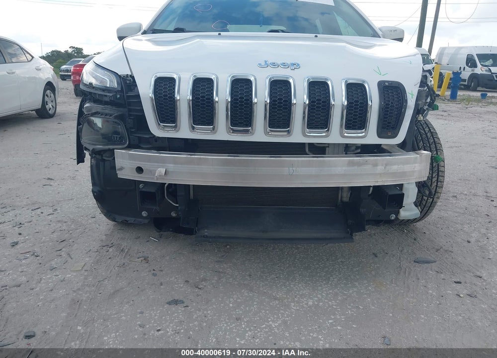 2017 JEEP CHEROKEE LATITUDE FWD VIN: 1C4PJLCB5HD233676
