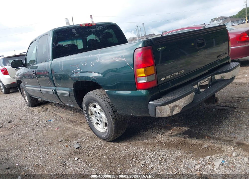 2001 CHEVROLET SILVERADO 1500 LS VIN: 2GCEC19T711407853