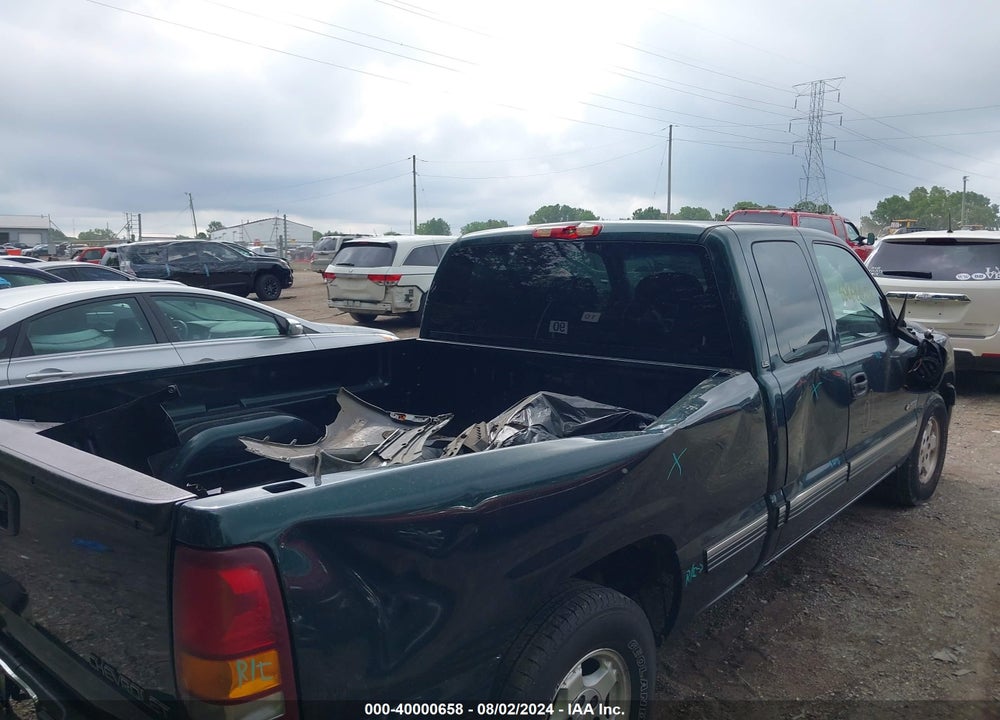 2001 CHEVROLET SILVERADO 1500 LS VIN: 2GCEC19T711407853