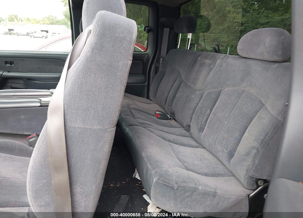 2001 CHEVROLET SILVERADO 1500 LS VIN: 2GCEC19T711407853