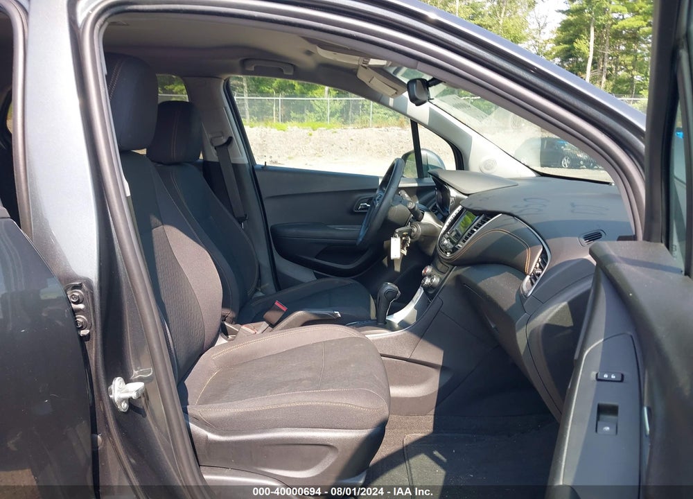 2019 CHEVROLET TRAX LS VIN: 3GNCJNSB7KL294550