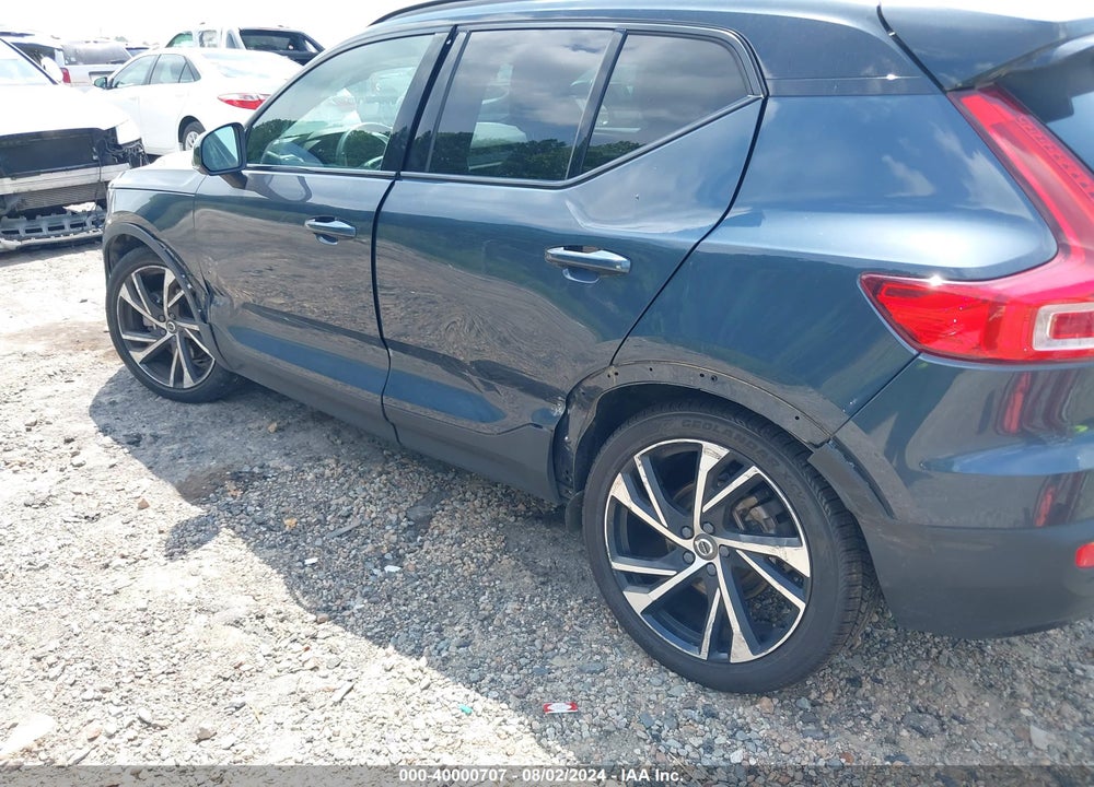 2022 VOLVO XC40 T5 R-DESIGN VIN: YV4162UM8N2659979