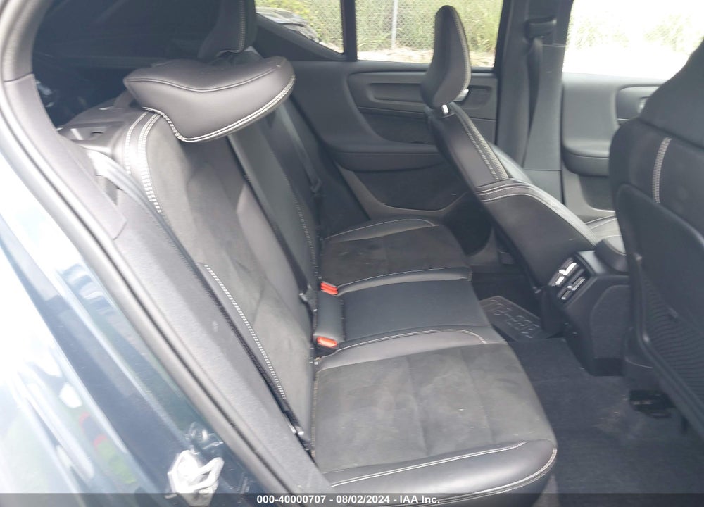 2022 VOLVO XC40 T5 R-DESIGN VIN: YV4162UM8N2659979