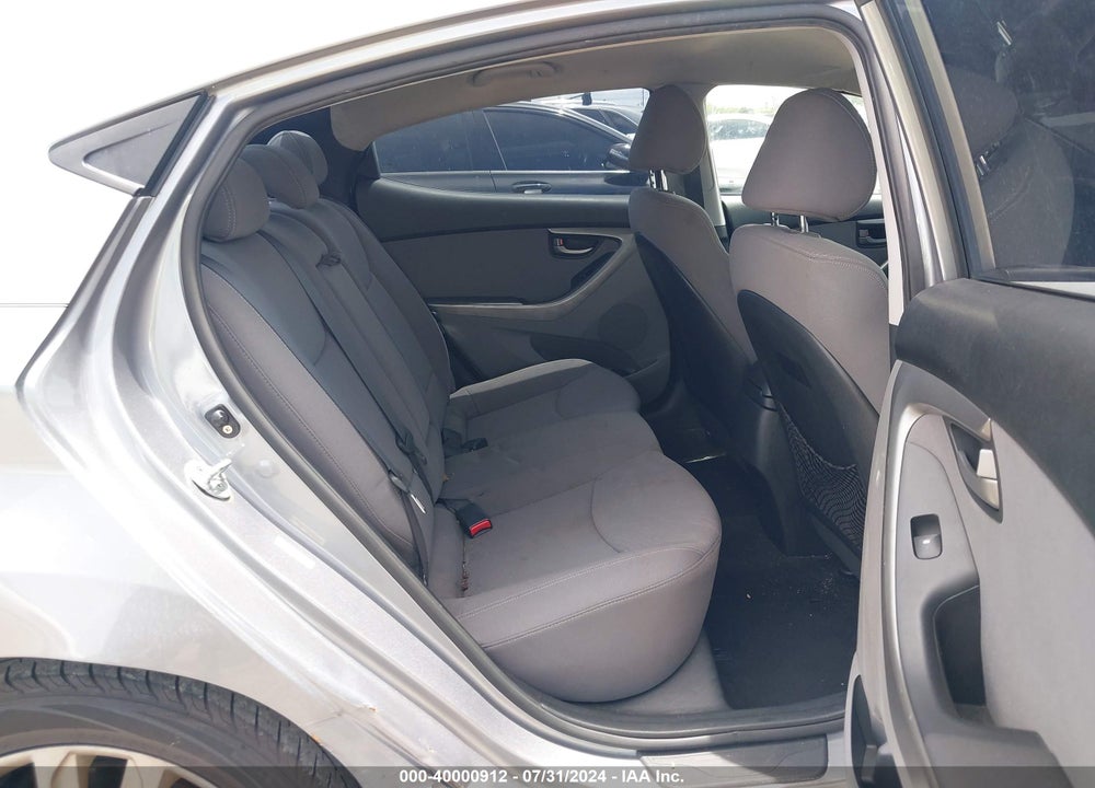 2015 HYUNDAI ELANTRA SE VIN: KMHDH4AE8FU383386