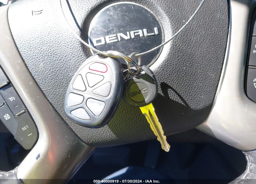 2010 GMC YUKON DENALI VIN: 1GKUKEEFXAR285233