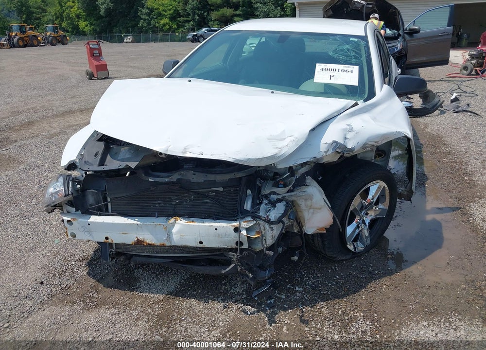 2011 CHEVROLET MALIBU LS VIN: 1G1ZB5E10BF147931