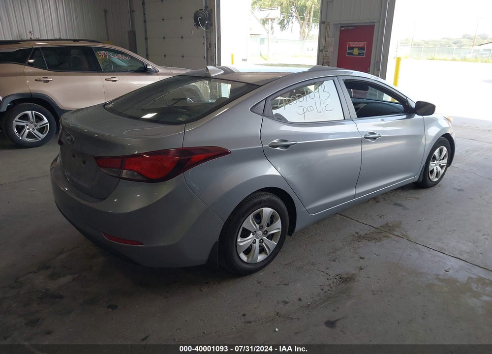 2016 HYUNDAI ELANTRA SE VIN: 5NPDH4AE9GH697922