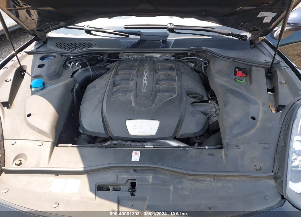 2015 PORSCHE CAYENNE DIESEL VIN: WP1AF2A26FLA41303