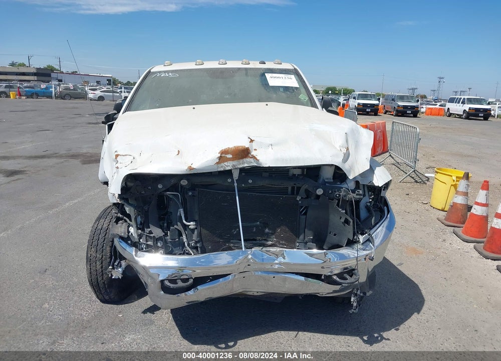 2018 RAM 3500 TRADESMAN REGULAR CAB 4X2 8' BOX VIN: 3C63RPAL2JG372139