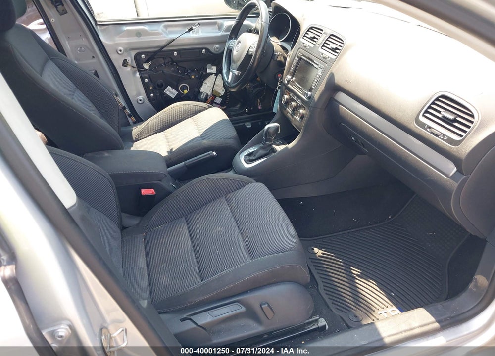 2014 VOLKSWAGEN GOLF 2.0L TDI VIN: WVWDM7AJ4EW011481