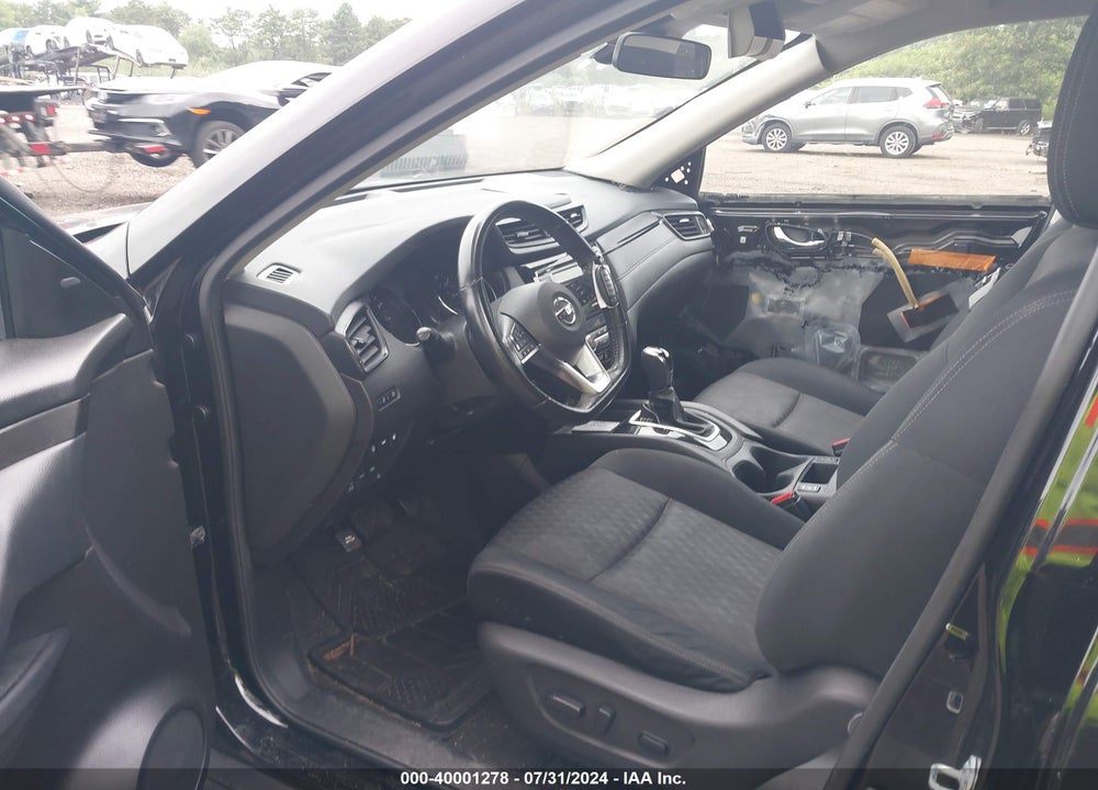 2019 NISSAN ROGUE SV VIN: JN8AT2MV8KW383638