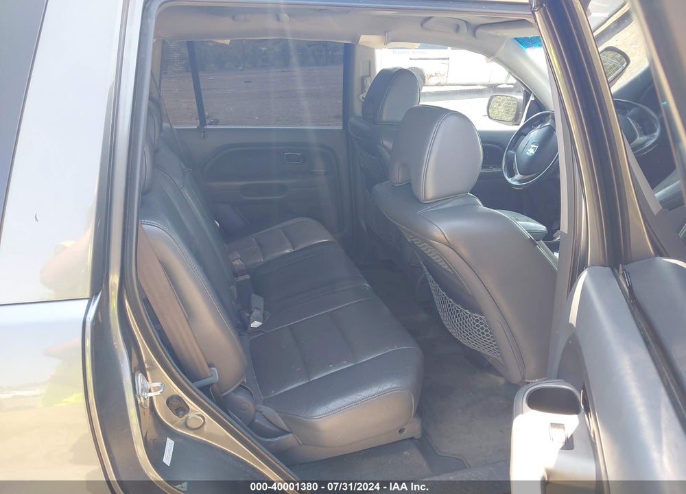 2008 HONDA PILOT EX-L VIN: 5FNYF186X8B034248