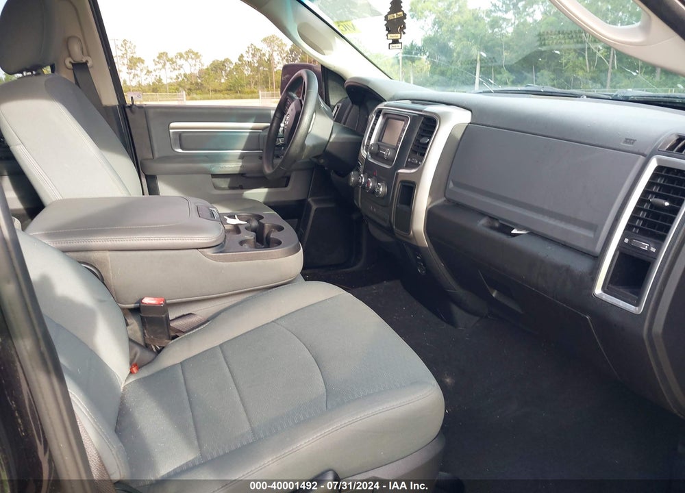 2018 RAM 1500 SLT QUAD CAB 4X2 6'4 BOX VIN: 1C6RR6GG0JS104830