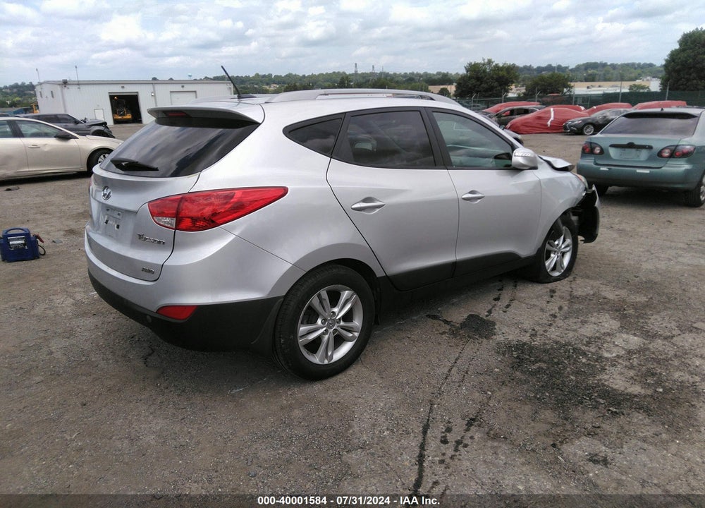 2013 HYUNDAI TUCSON GLS VIN: KM8JUCACXDU714442