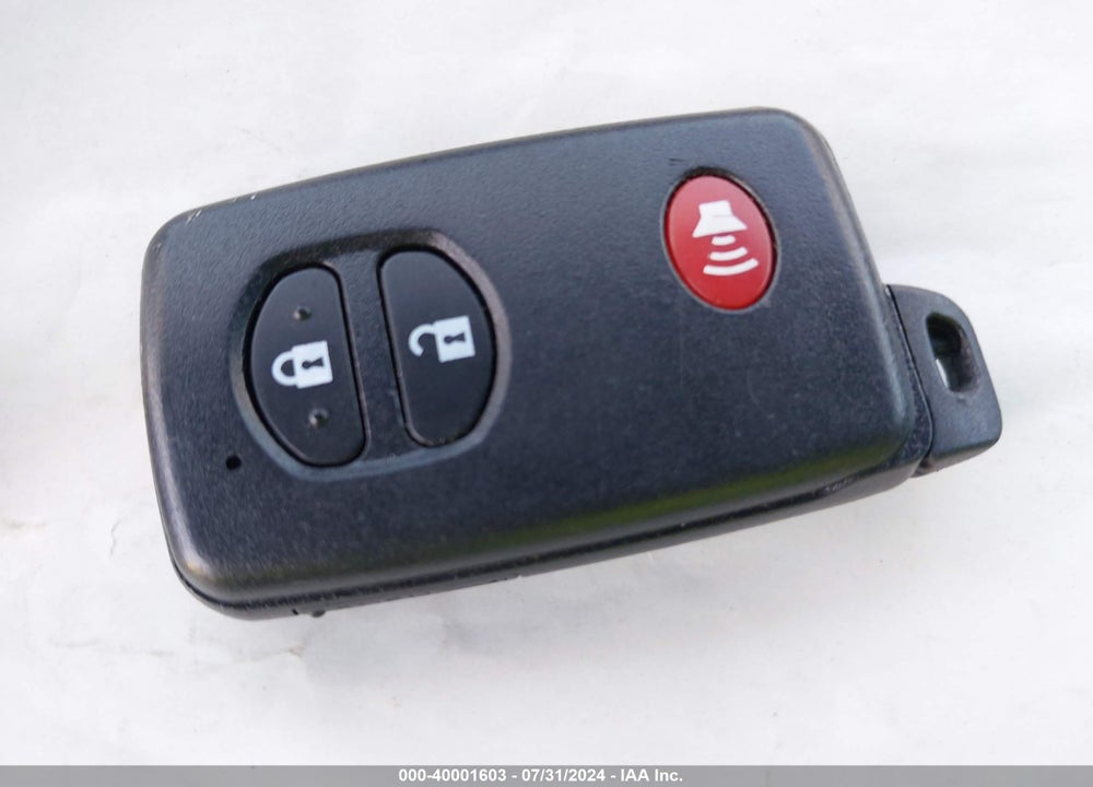2013 TOYOTA PRIUS V TWO VIN: JTDZN3EUXD3211670