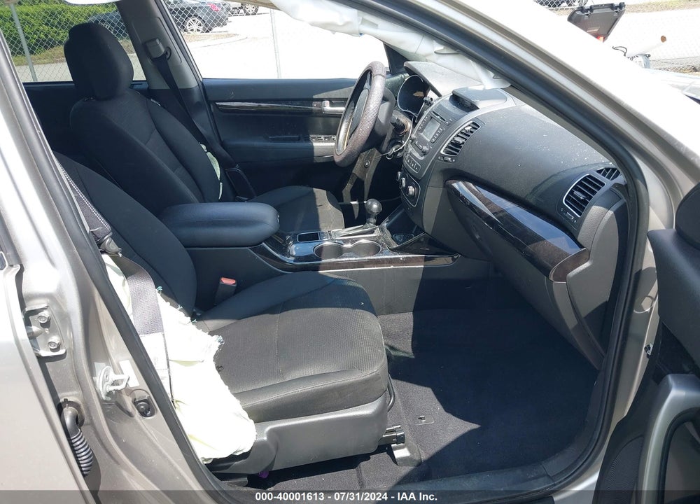 2014 KIA SORENTO LX VIN: 5XYKT4A6XEG544842